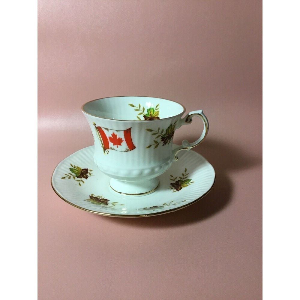 Elizabethan‎ Tea Set Fine Bone China Canada Symbols Tea Cup & Saucer
